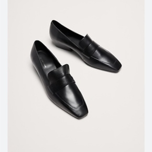 Banana Republic Shoes - Banana Republic Black Italian Leather Everyday Loafer Women’s Size 7